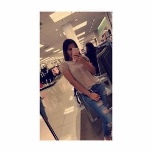 Meet your Posher, Carmela